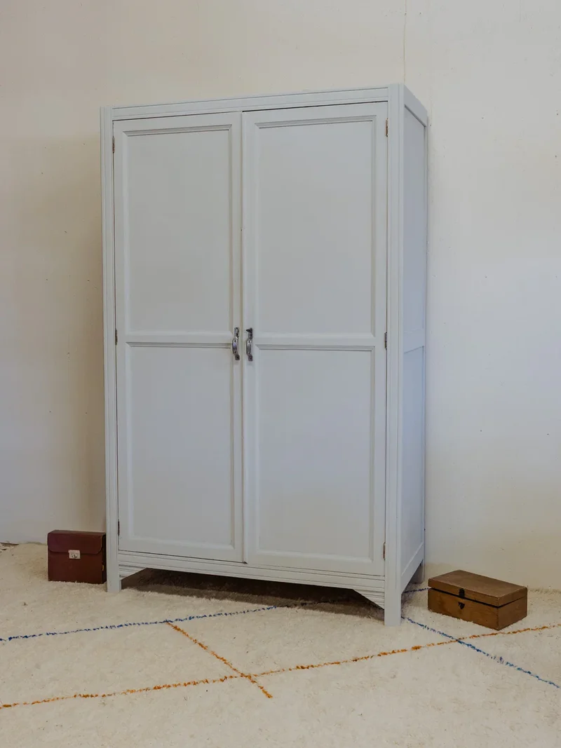 Blandine, l'armoire en bois bleu ciel N°360
