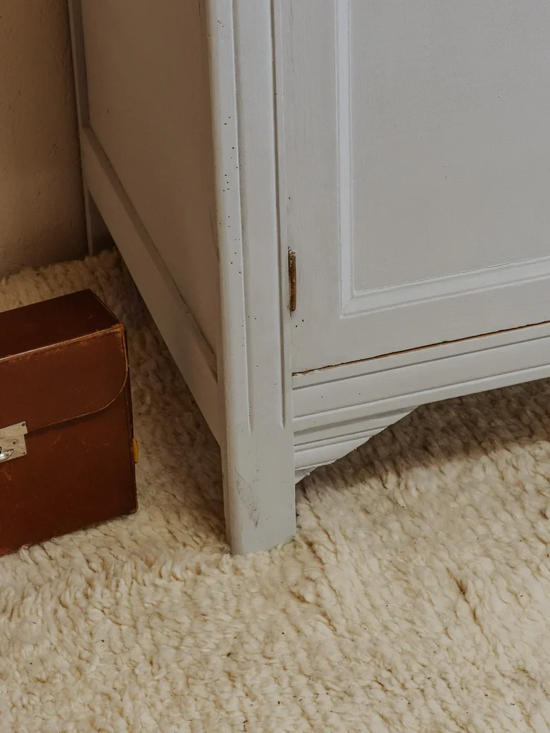 Blandine, l'armoire en bois bleu ciel N°360
