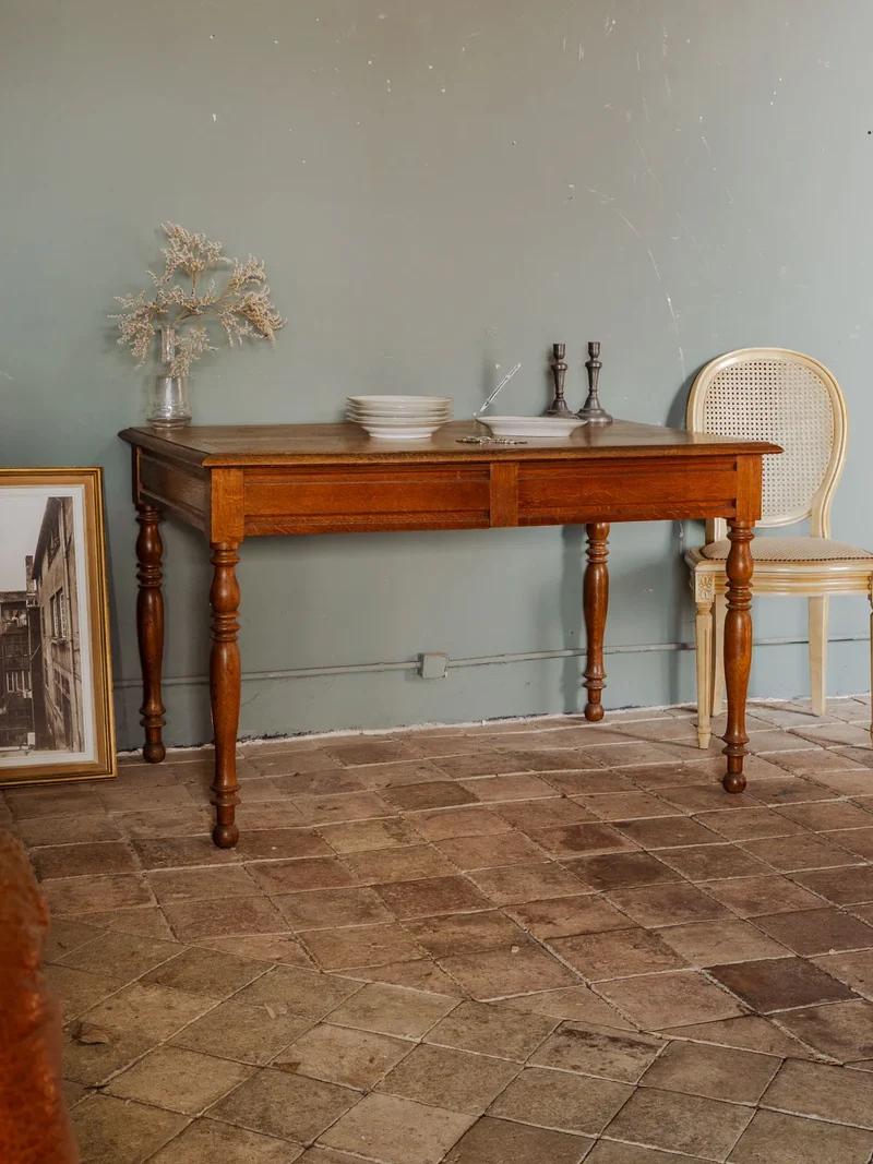 Romy, la grande table à manger en bois N°636