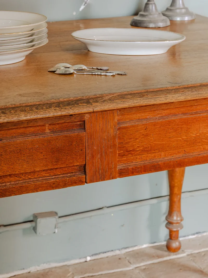 Romy, la grande table à manger en bois N°636