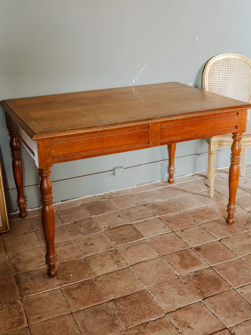 Romy, la grande table à manger en bois N°636