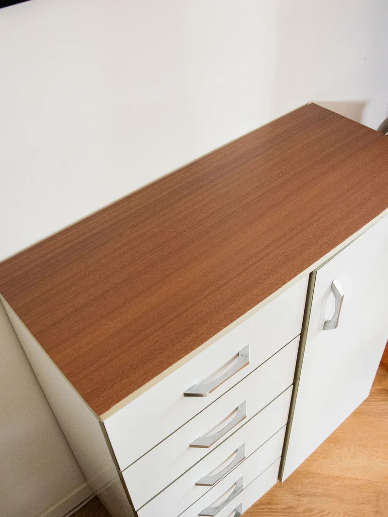 Gustave, le buffet en formica blanc N°514