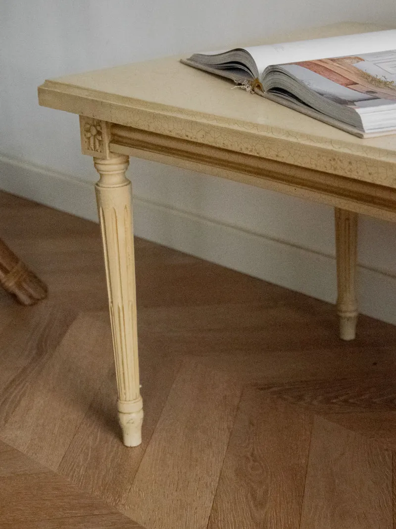 Léonie, la table basse aux pieds sculptés N°487