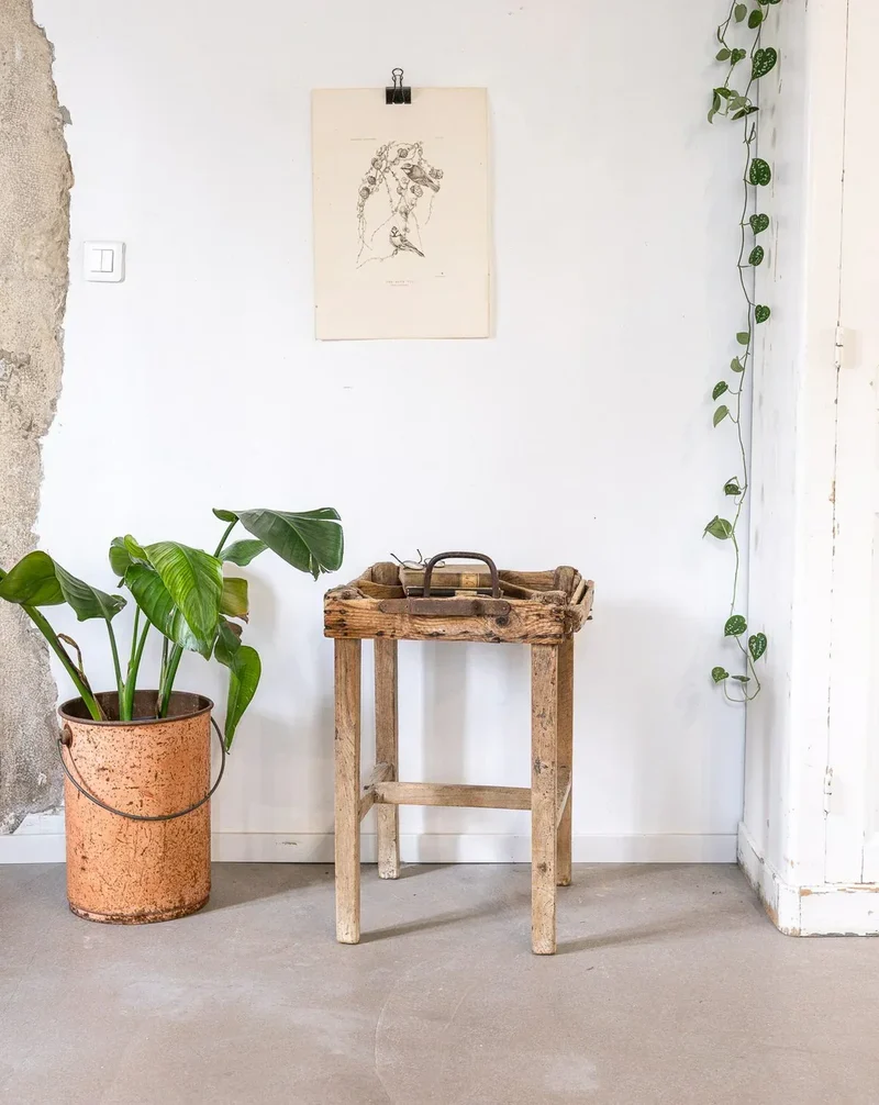 Francine, la table d'appoint style établi en bois N°720
