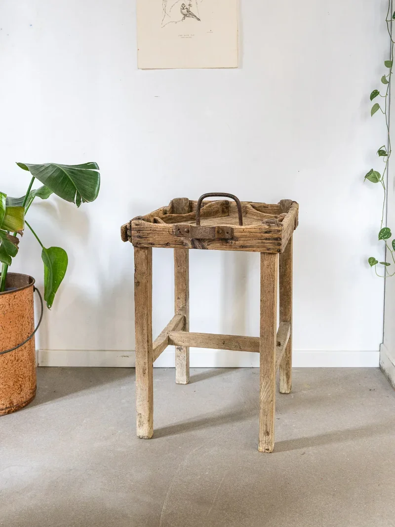 Francine, la table d'appoint style établi en bois N°720