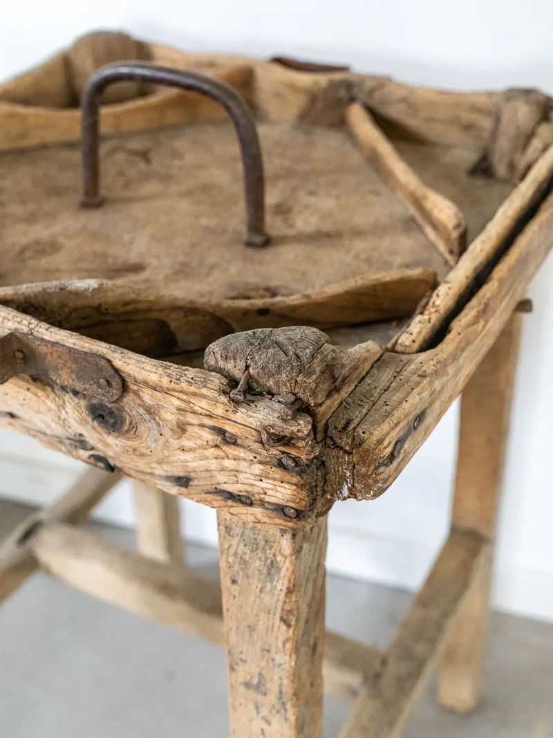 Francine, la table d'appoint style établi en bois N°720