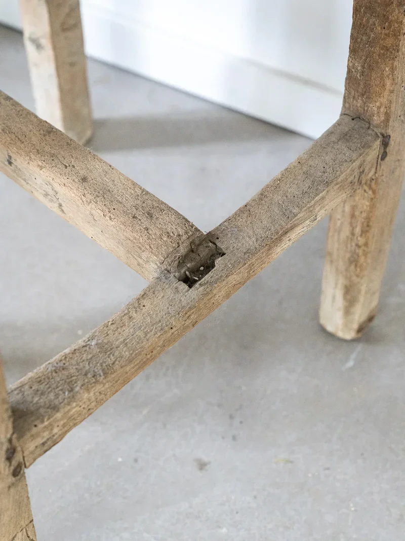 Francine, la table d'appoint style établi en bois N°720