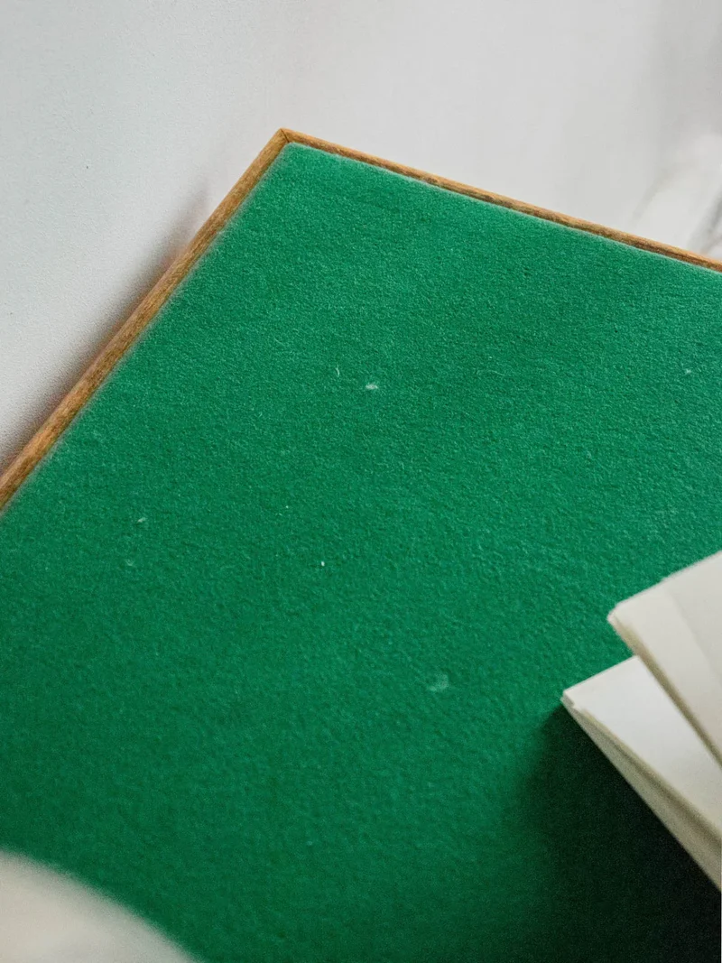 Francine, la table de jeu en bois N°712