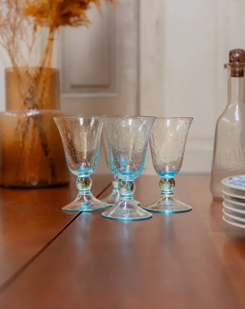 Eugène, le lot de 8 verres bleus N°219