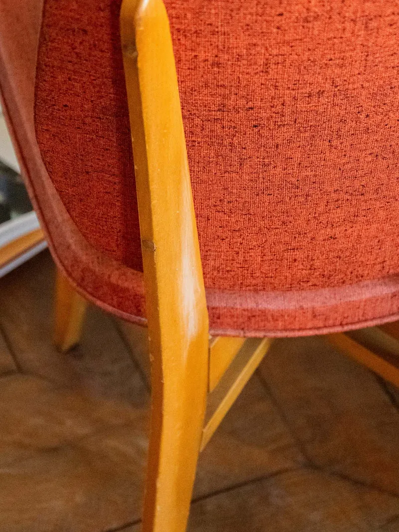 Alma, la chaise en skaï moucheté et bois N°1343