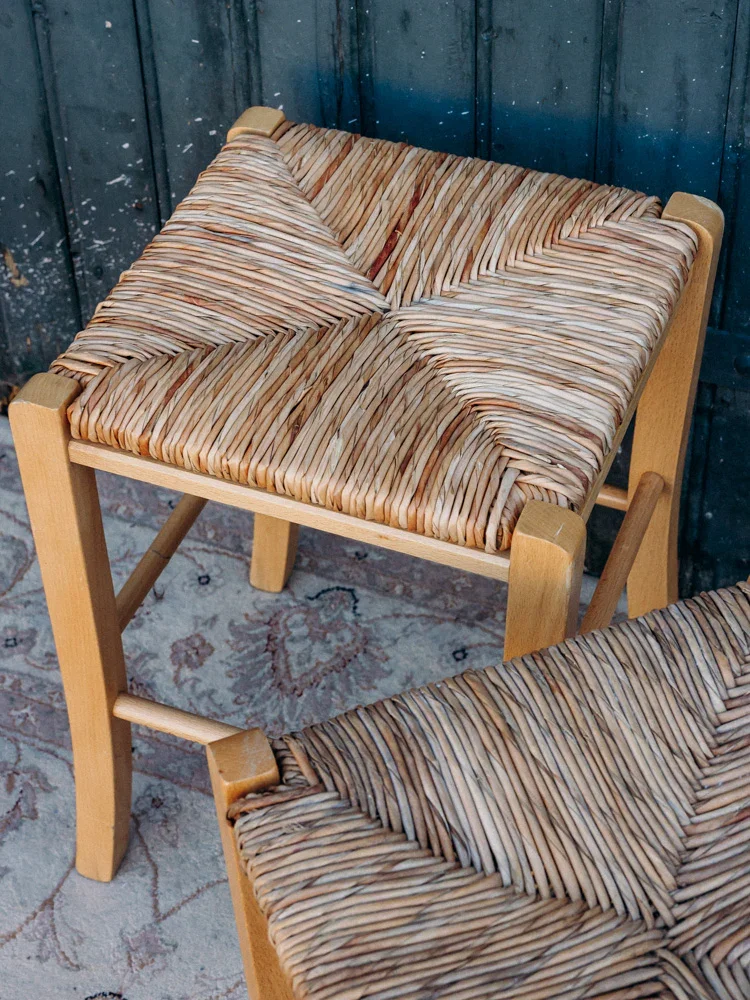 Regis, le lot de 2 tabourets en bois et paille N°891