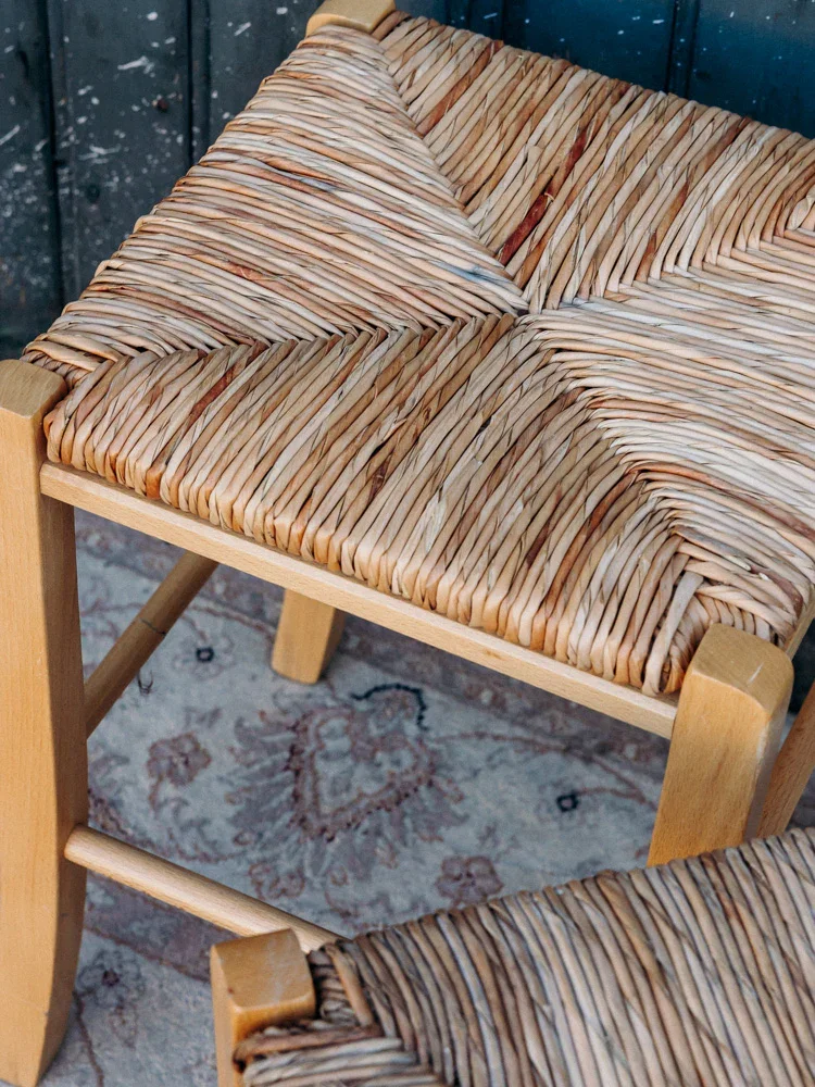Regis, le lot de 2 tabourets en bois et paille N°891