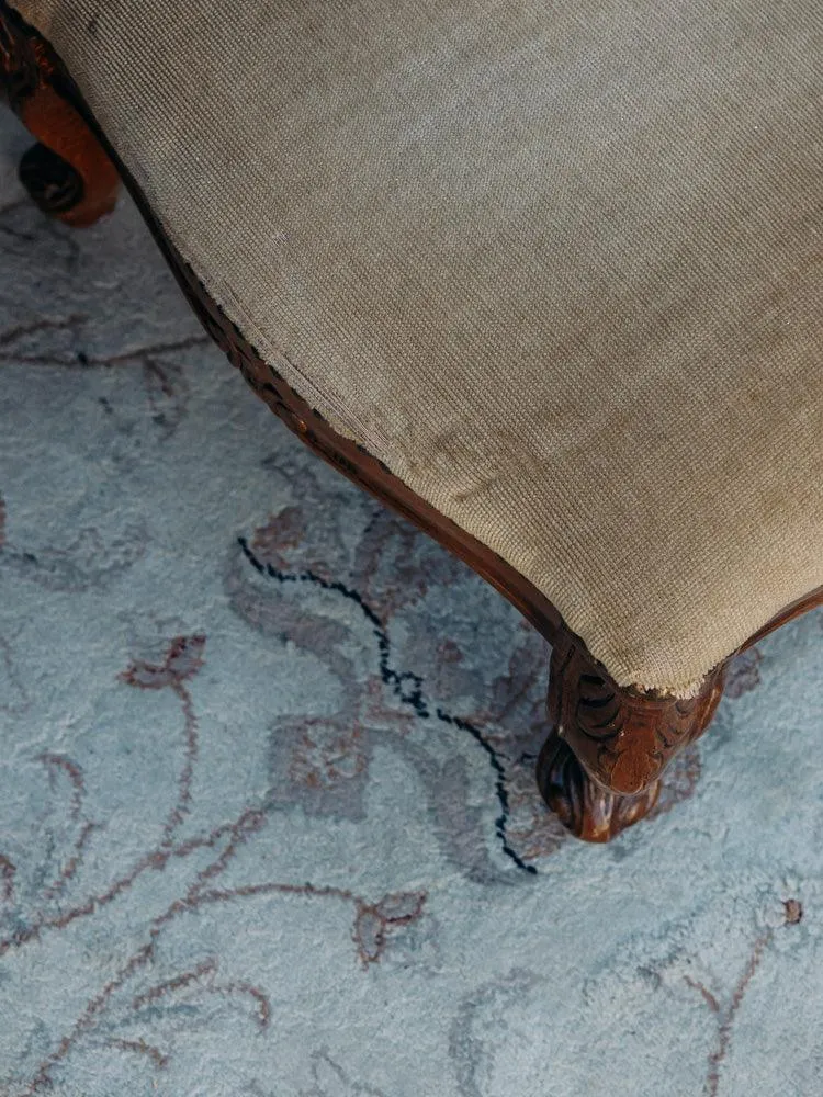 Regis, le repose-pieds en bois et tissu N°887