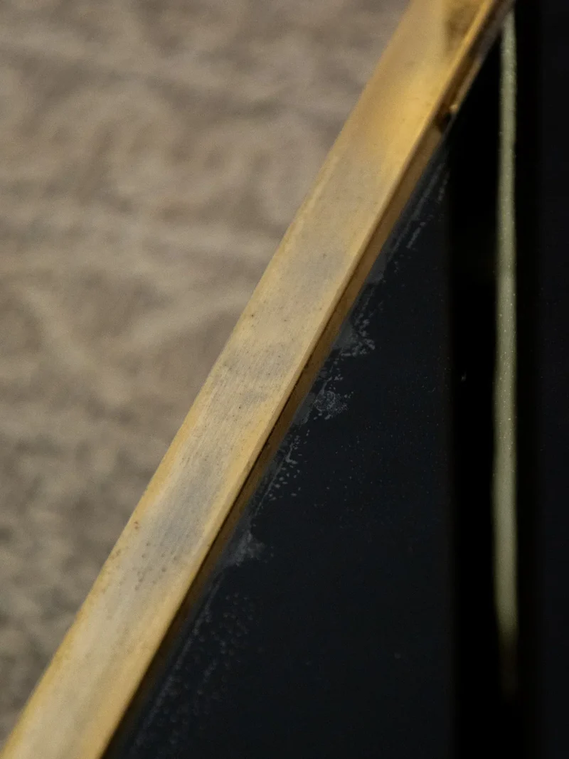 Maïa, la table de chevet dorée N°247