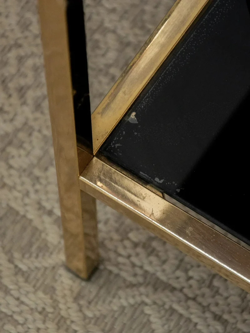 Maïa, la table de chevet dorée N°247