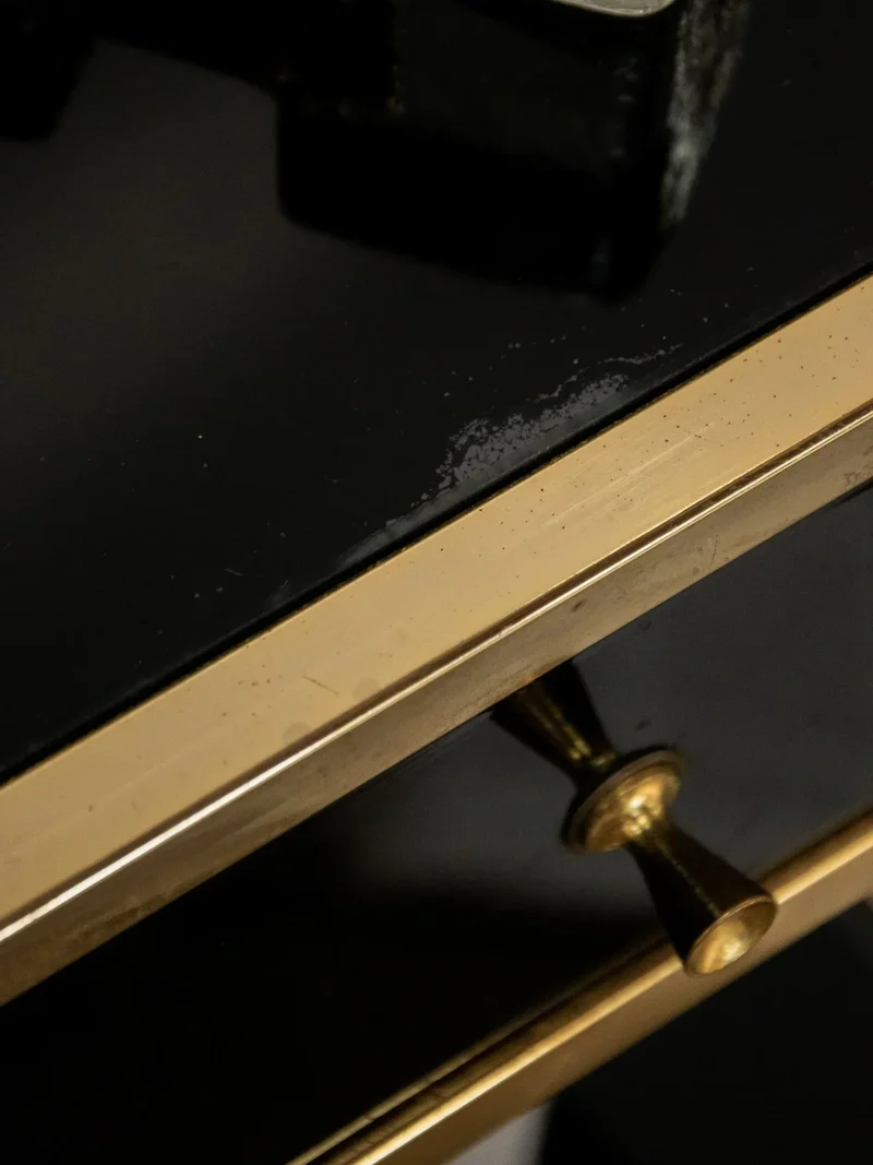 Maïa, la table de chevet dorée N°247