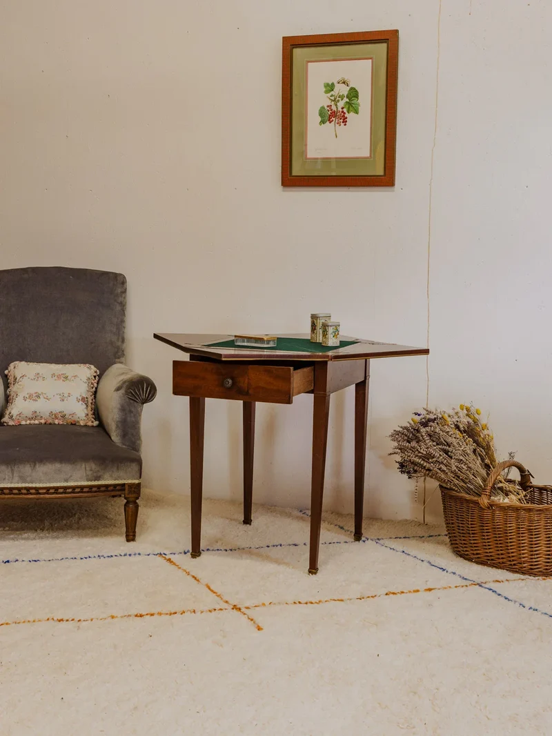Billie, la table de jeux vintage en acajou N°7