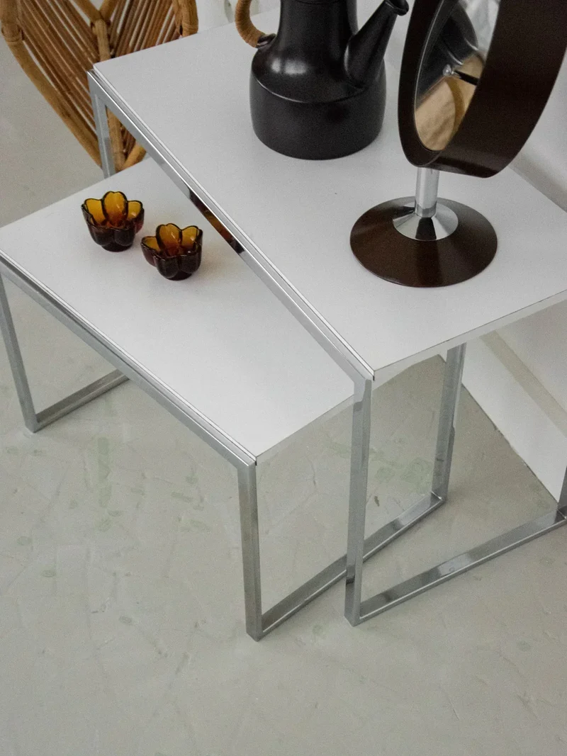 Barbara, le duo de tables gigognes chromées N°143