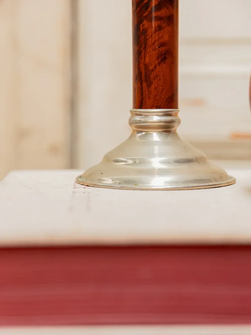 Ulysse, le bougeoir en bois laqué et métal N°76