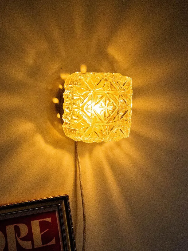 Suzette, l'applique carrée en métal et verre N°181