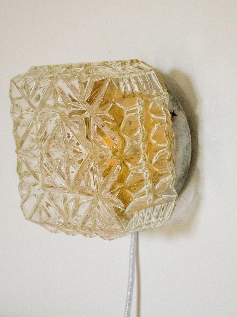 Suzette, l'applique carrée en métal et verre N°181