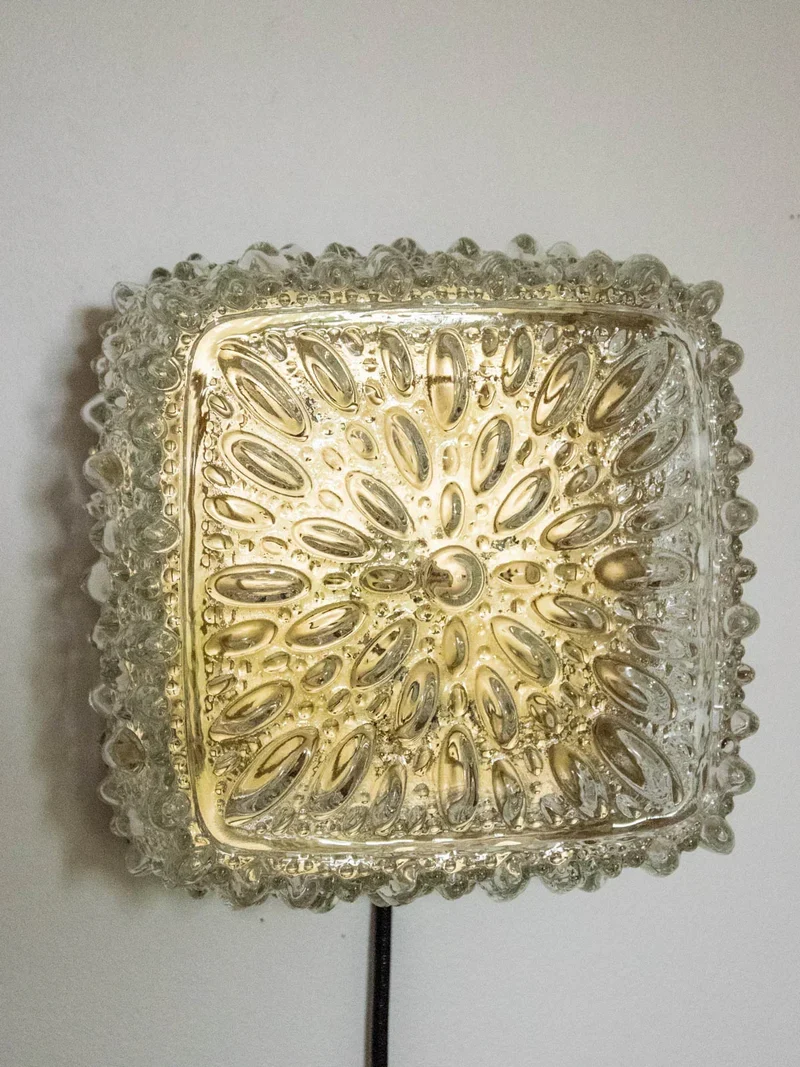Suzette, l'applique murale carrée en verre N°179