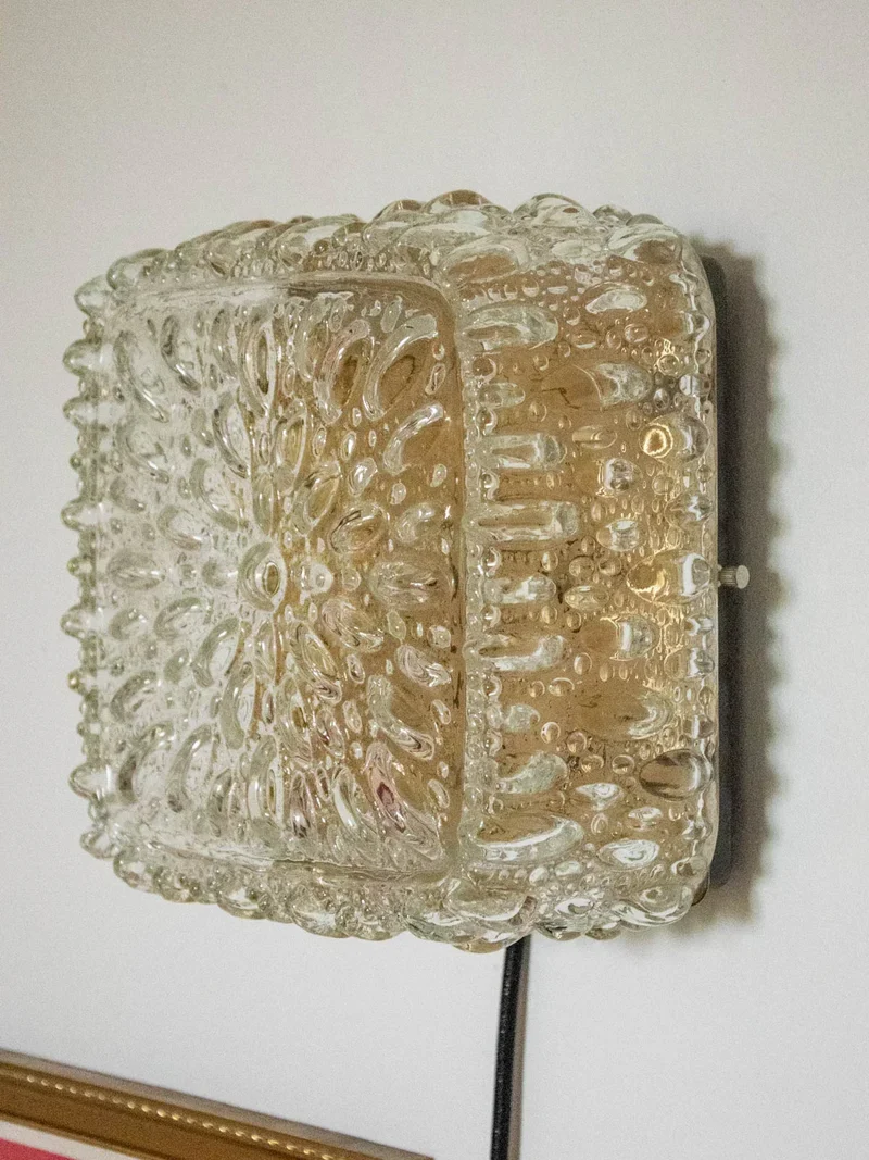 Suzette, l'applique murale carrée en verre N°179