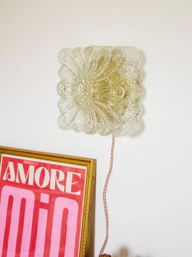 Suzette, l'applique carrée dorée en verre N°180