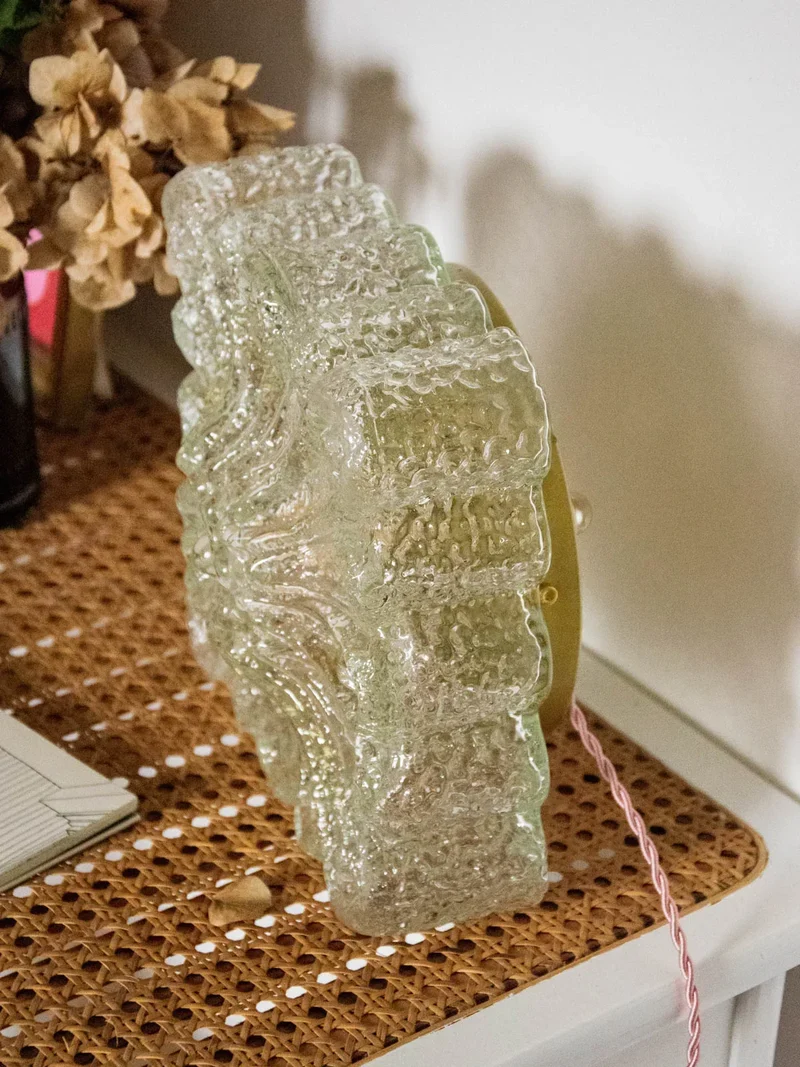 Suzette, l'applique carrée dorée en verre N°180