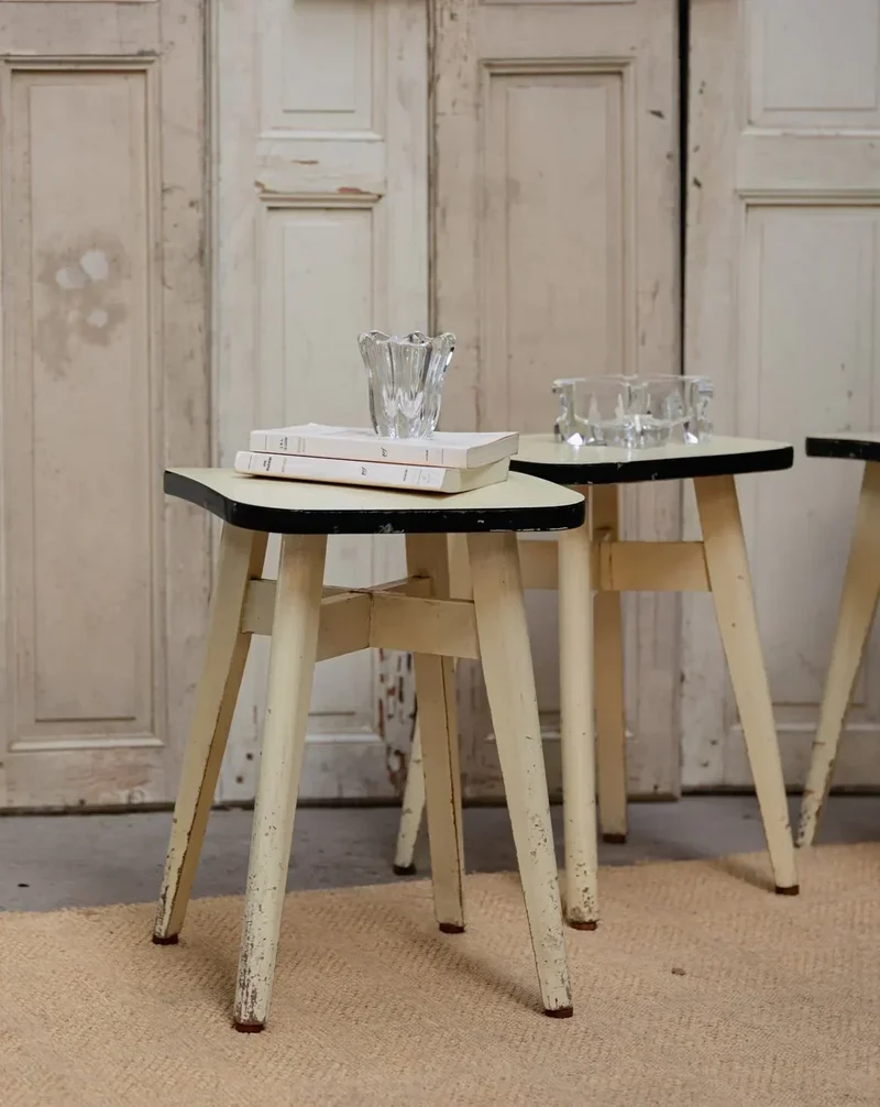 Regis, le tabouret Mado en bois et formica N°863