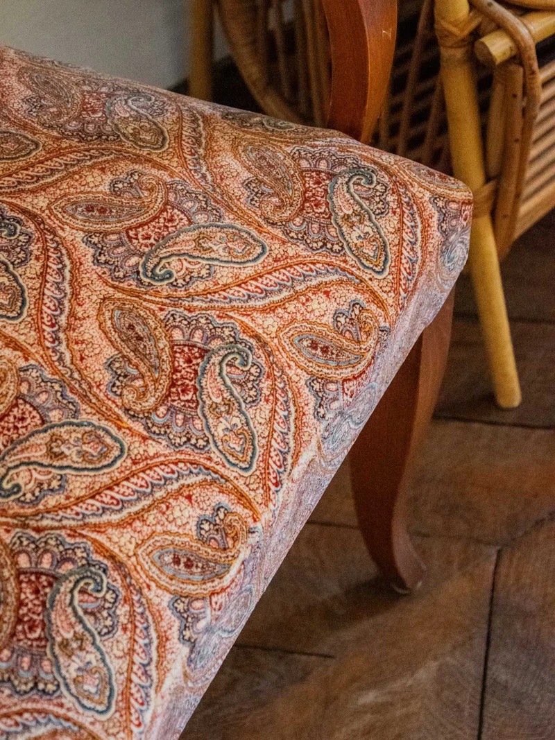 Claude, la chaise en bois et tissu N°1039