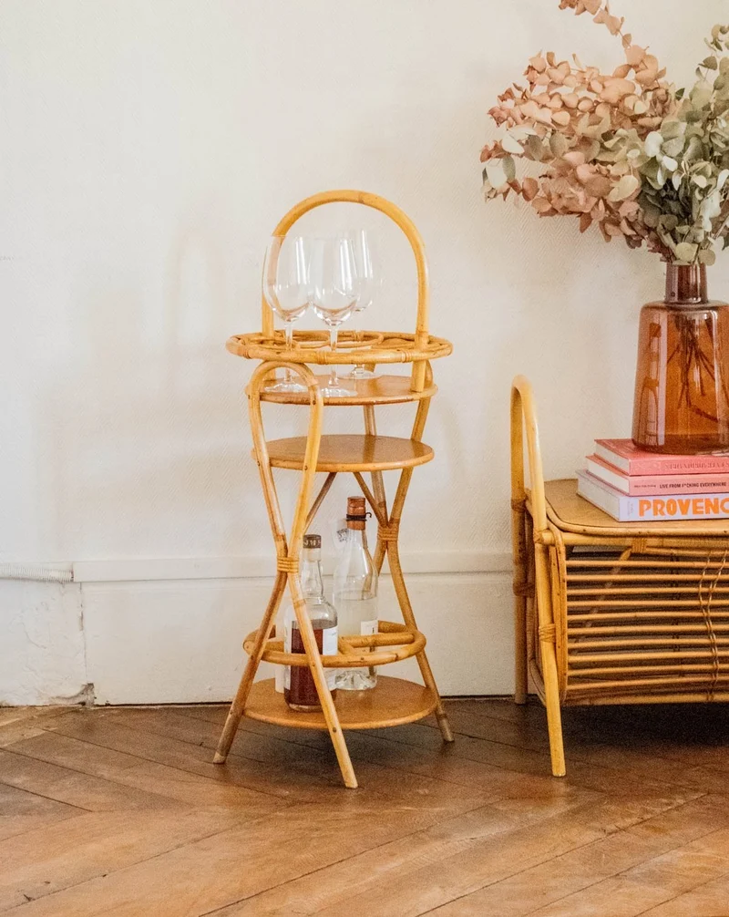 Hanna, la table d'appoint apéritive en rotin N°1243