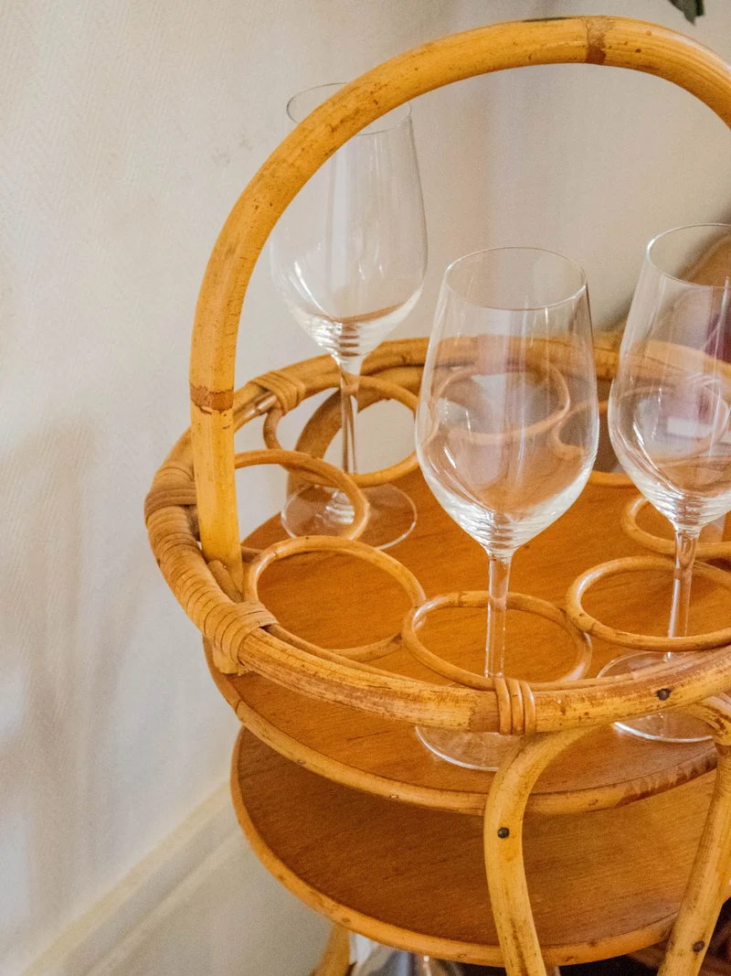 Hanna, la table d'appoint apéritive en rotin N°1243