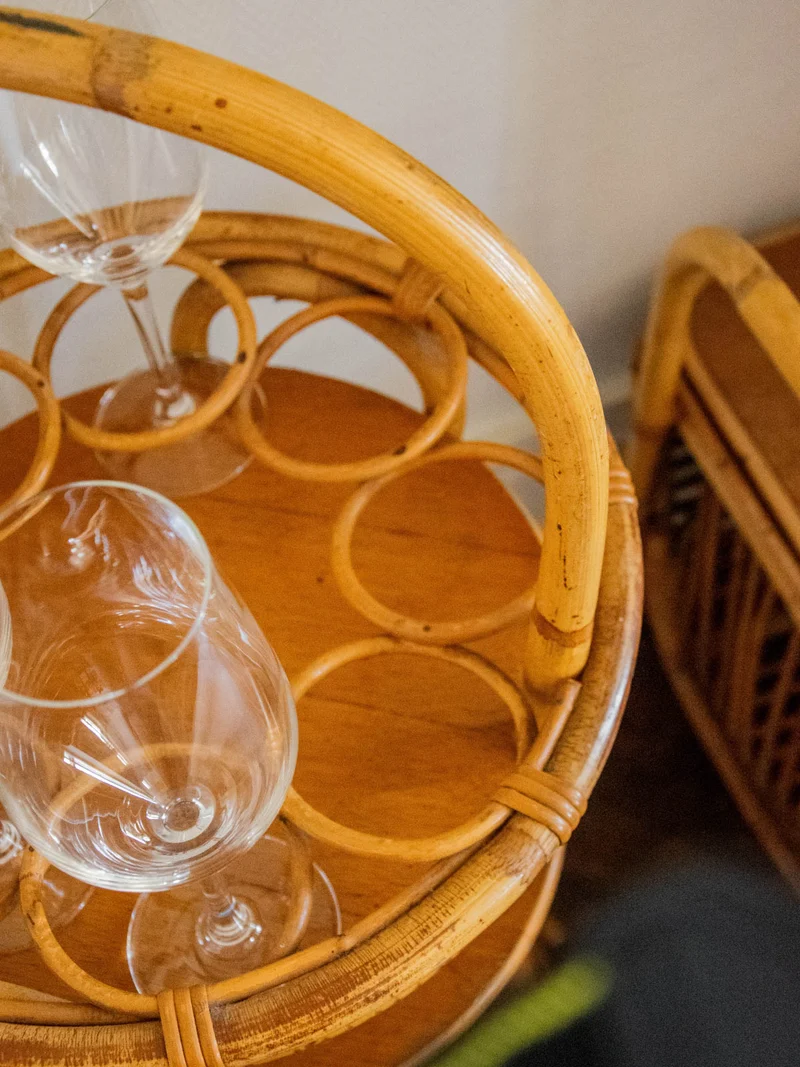 Hanna, la table d'appoint apéritive en rotin N°1243