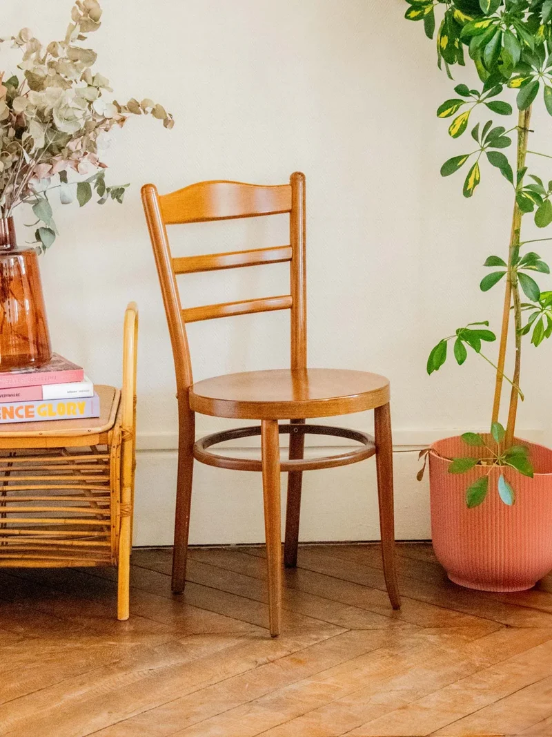 Claude, la chaise bistrot en bois clair N°1038