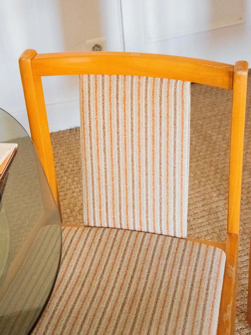 Alma, le lot de 2 chaises rayées en bois clair N°1341