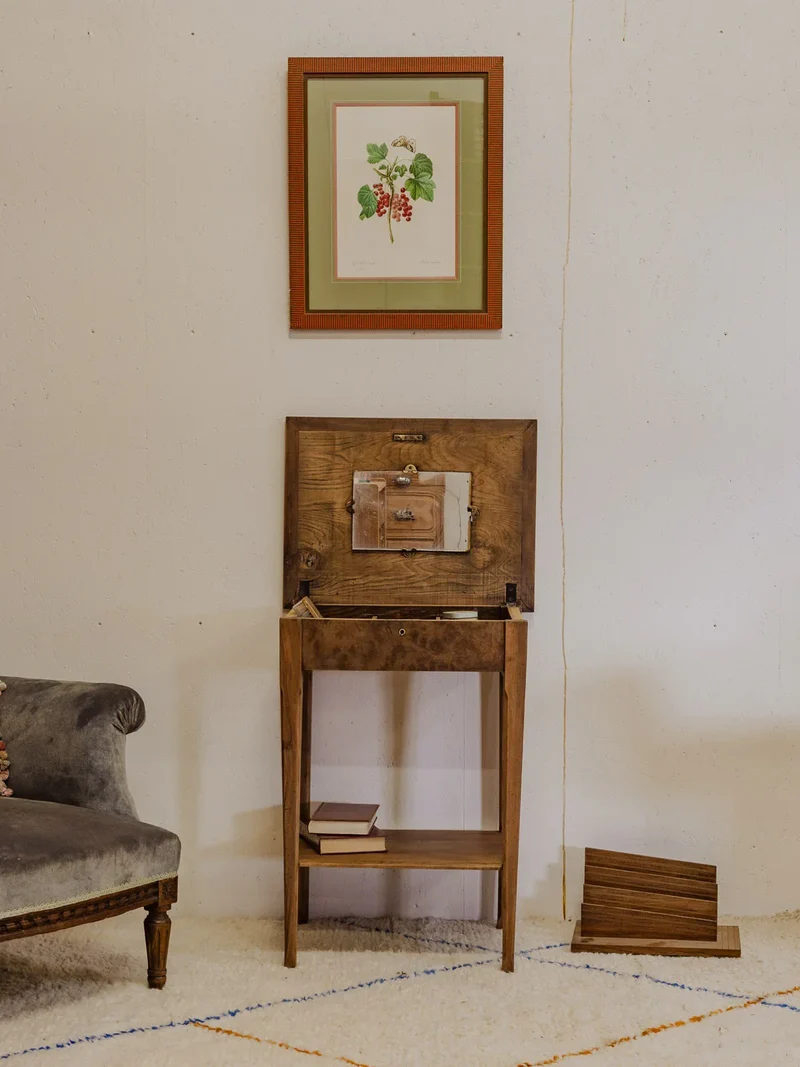 Brigitte, la travailleuse vintage en bois N°156
