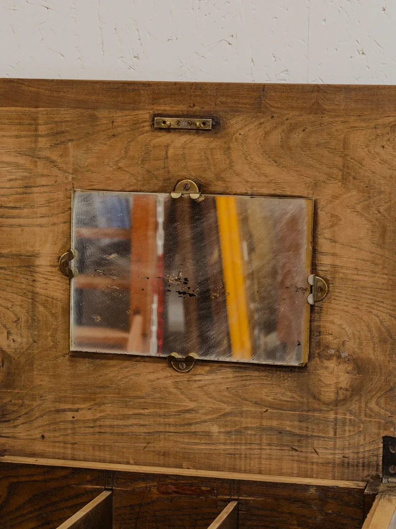 Brigitte, la travailleuse vintage en bois N°156