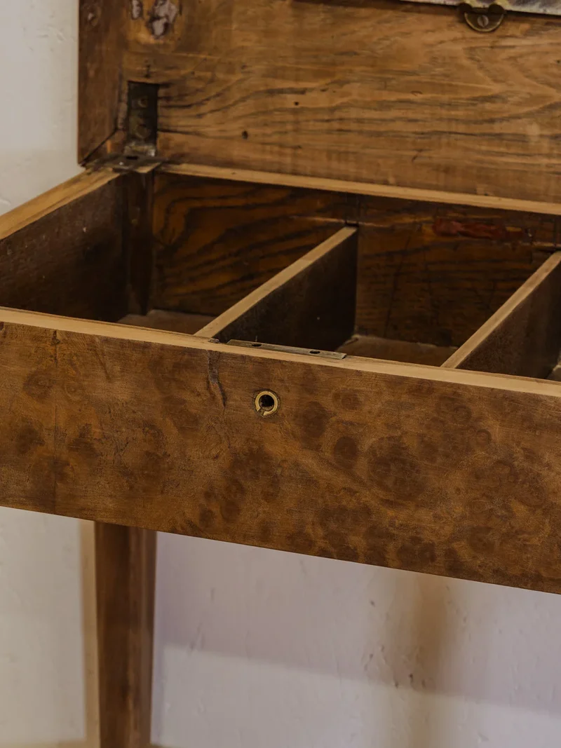 Brigitte, la travailleuse vintage en bois N°156