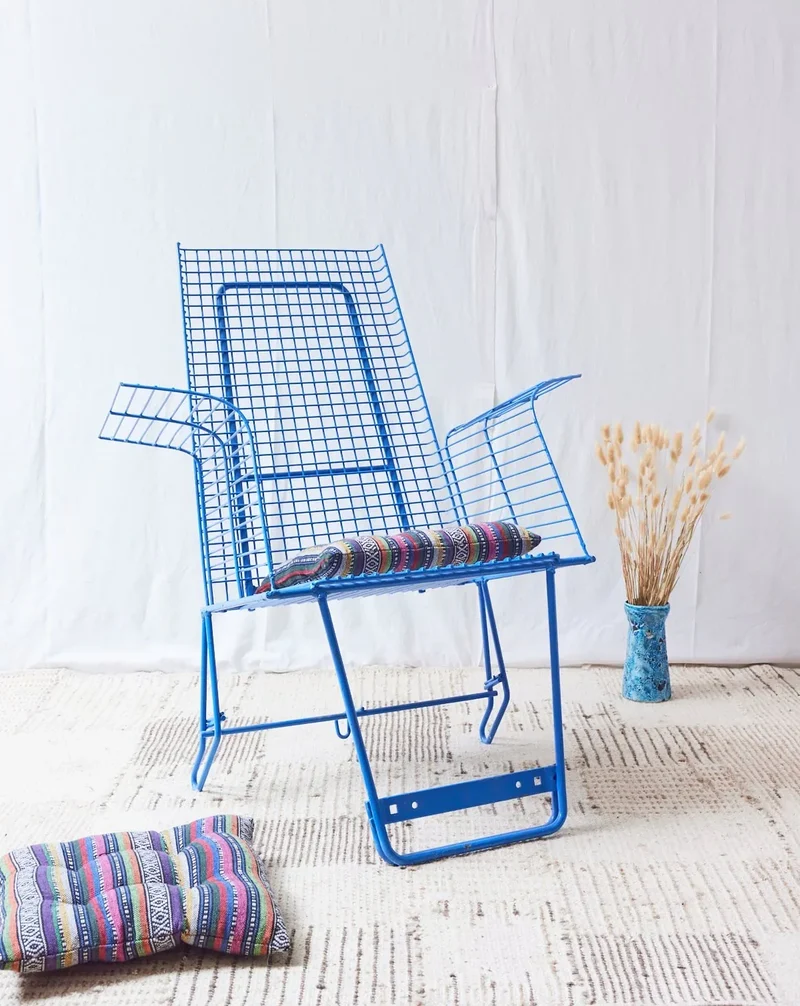 Jakob, le fauteuil industriel bleu en métal N°904