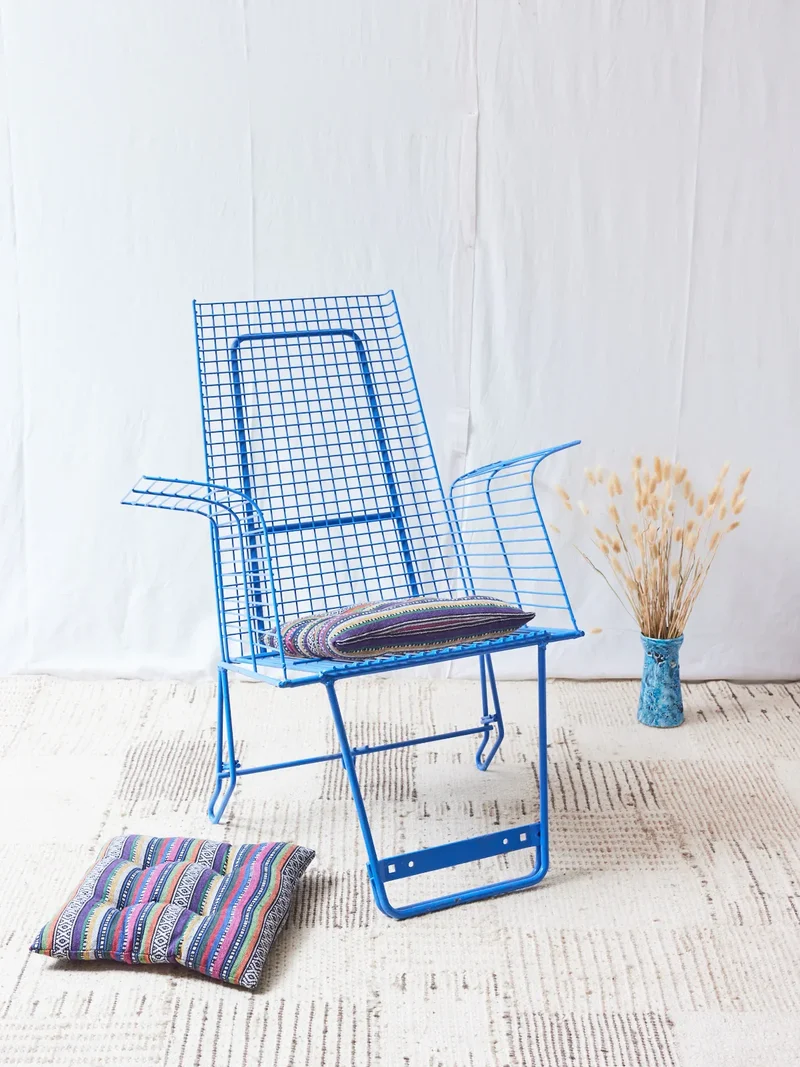 Jakob, le fauteuil industriel bleu en métal N°904