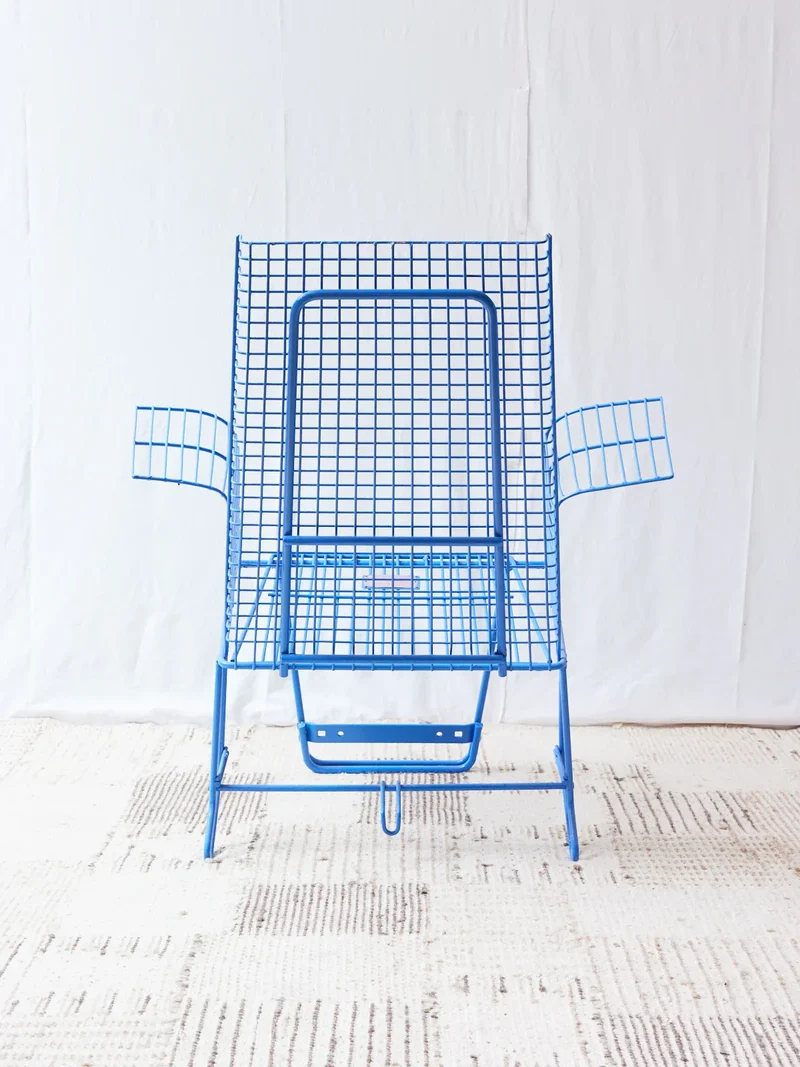 Jakob, le fauteuil industriel bleu en métal N°904