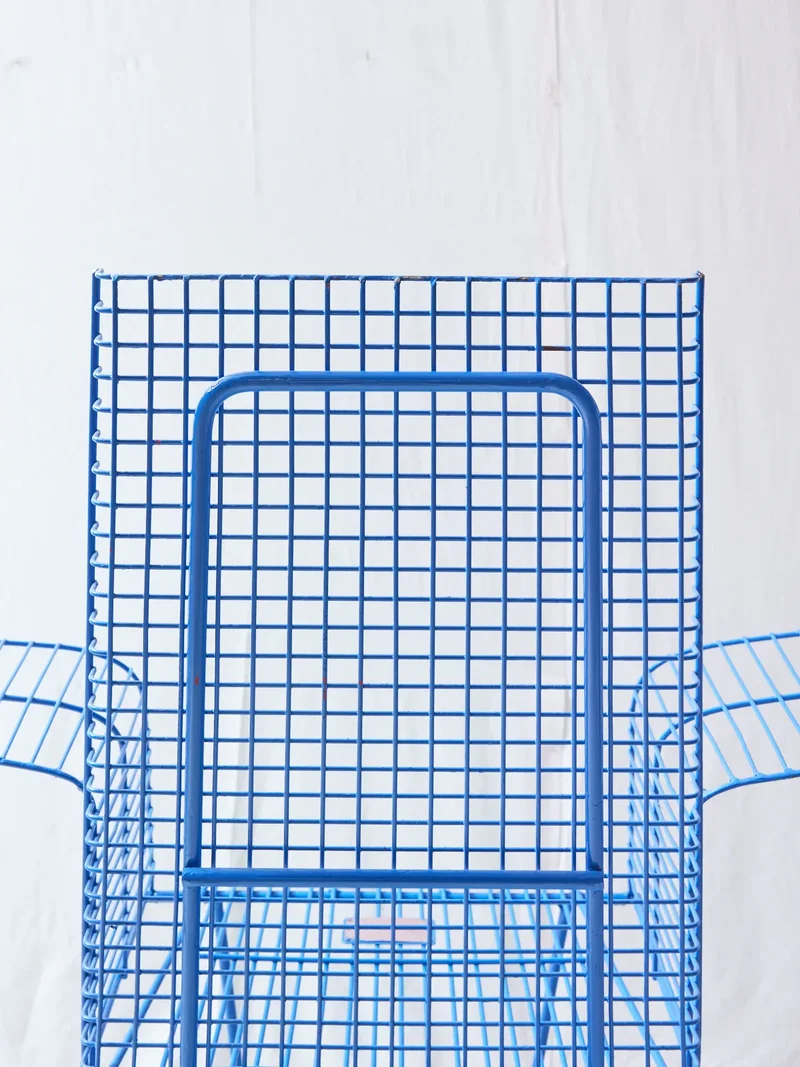 Jakob, le fauteuil industriel bleu en métal N°904