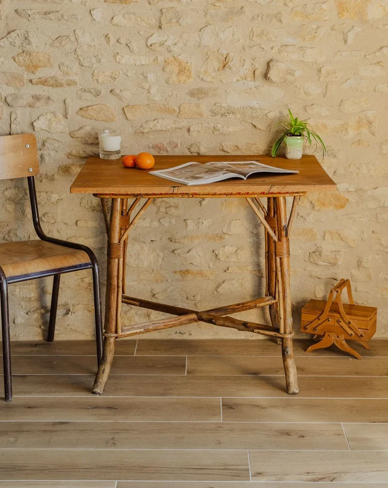 Francine, la table d'appoint en rotin et chêne N°777