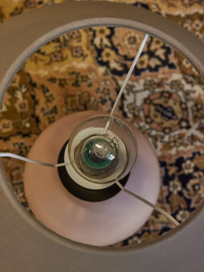 Suzanne, la lampe à poser rose N°502