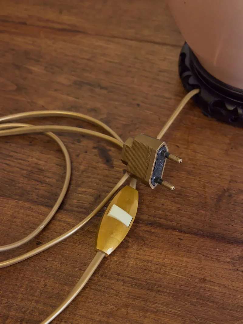 Suzanne, la lampe à poser rose N°502