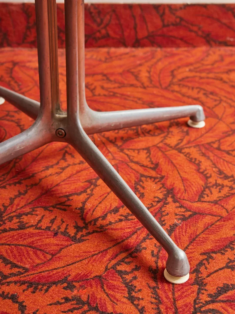 Donna, la table basse Eames N°833