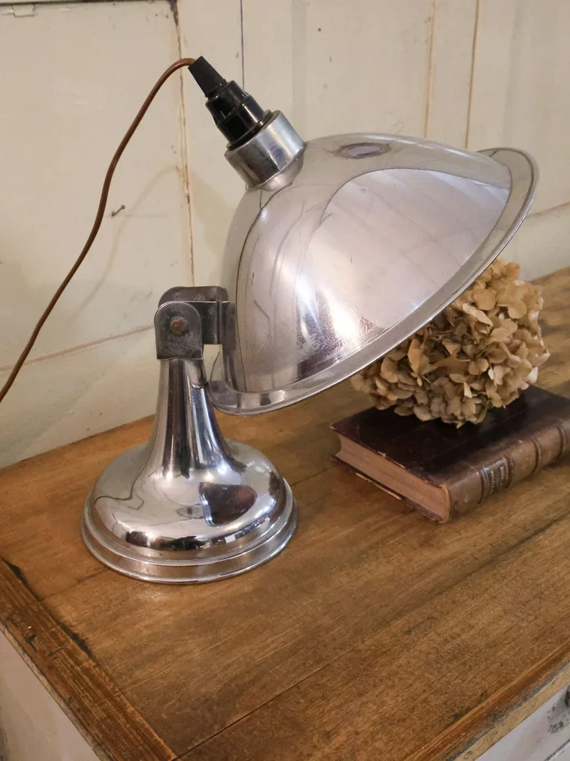 Suzanne, la lampe chromée en cuivre N°492