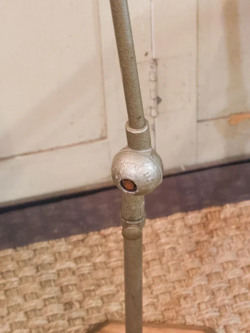 Julien, le lampadaire en métal ajustable N°328