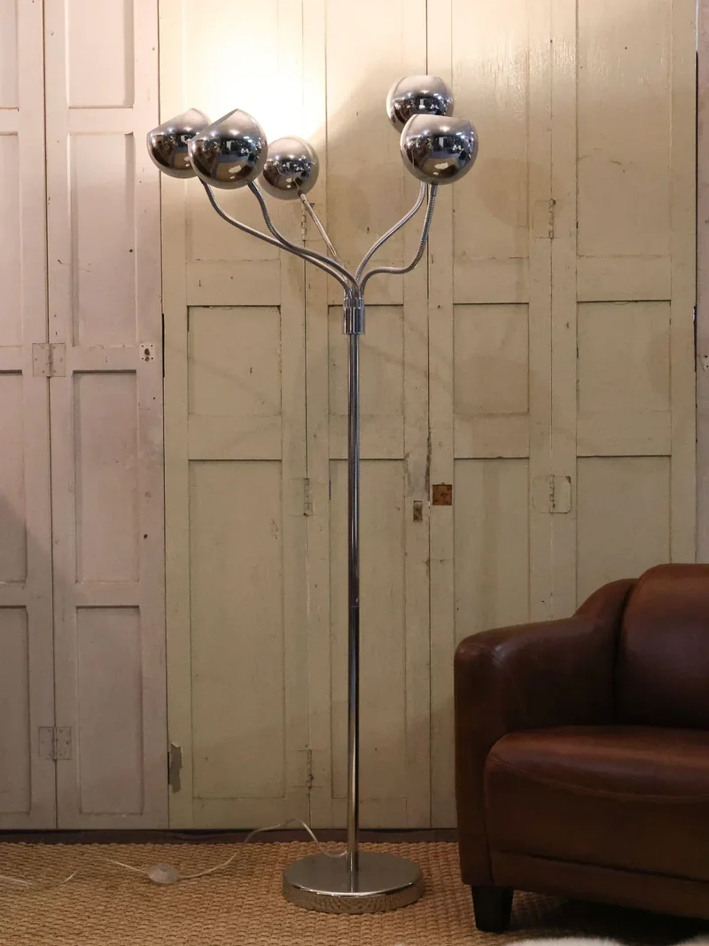 Julien, le grande lampadaire méduse chromé N°329